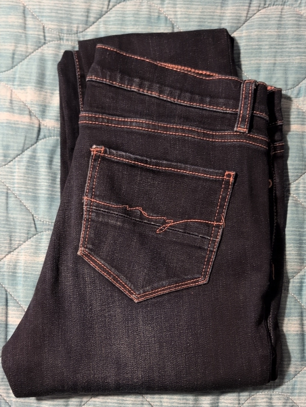 Straight Leg Women’s Jeans in Dark Indigo with Contrast Stitching
